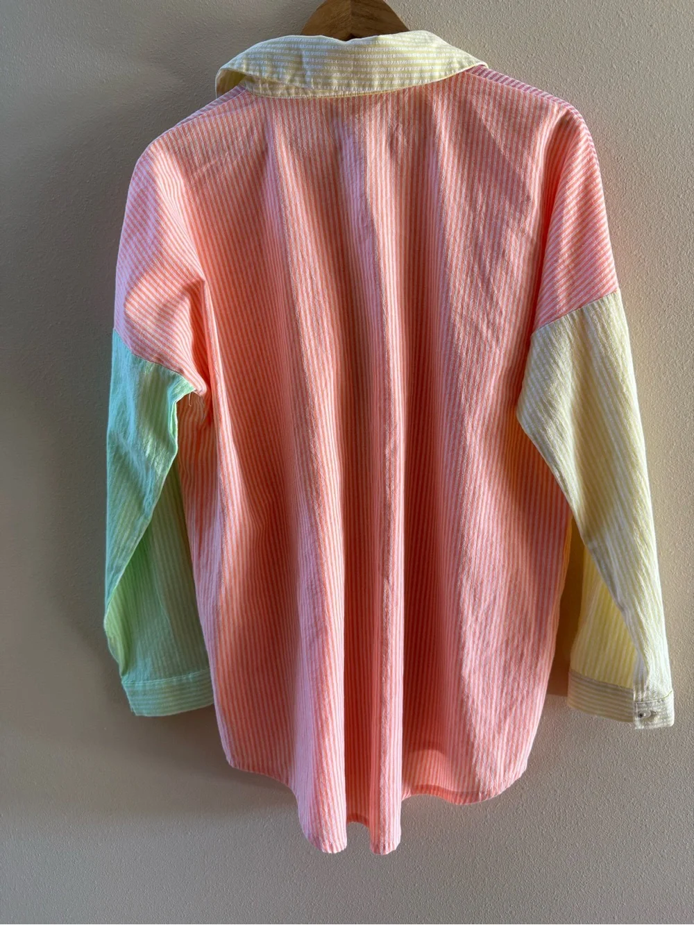 DAVI & DANI Pink, Peach & Mint Striped Colorblock Button-Down Shirt